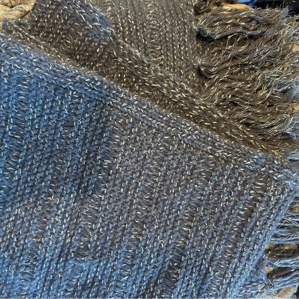 GAP Gray Knit Scarf